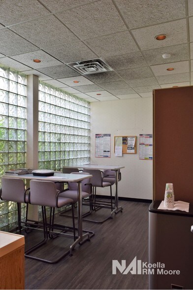 More Photos Of 255 N Peters Rd, Knoxville Office For Lease