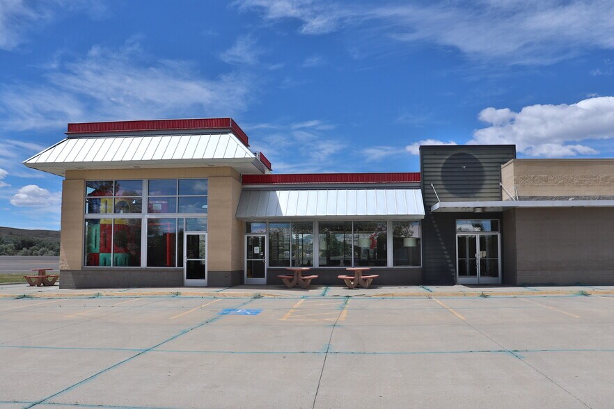 More Photos Of 1902 Mountain View Dr, Cody Fast Food For Sale
