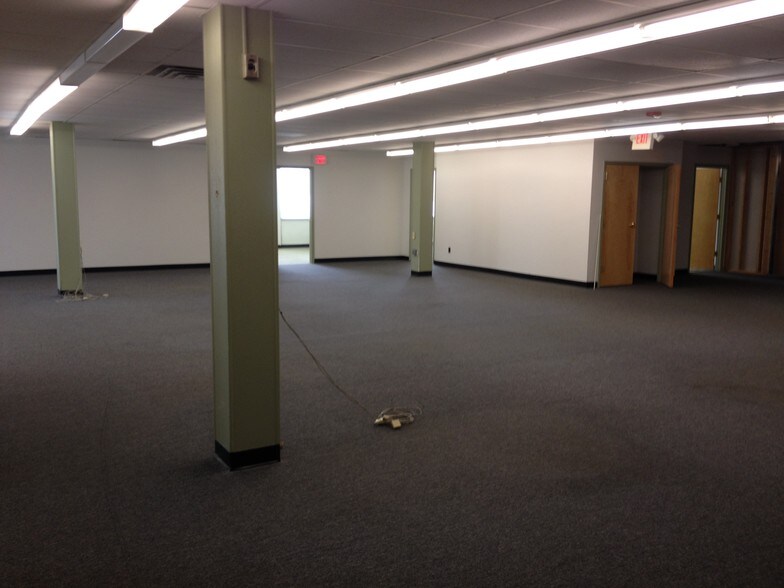 More Photos Of 30-32 N Russell Rd, Albany Office For Lease