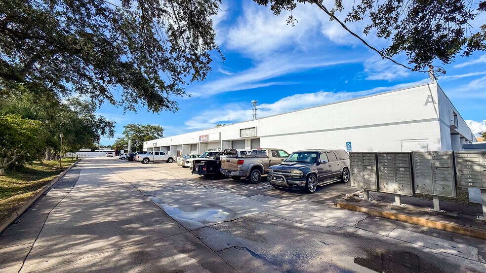 More Photos Of 2885 Electronics Dr, Melbourne Unknown For Lease