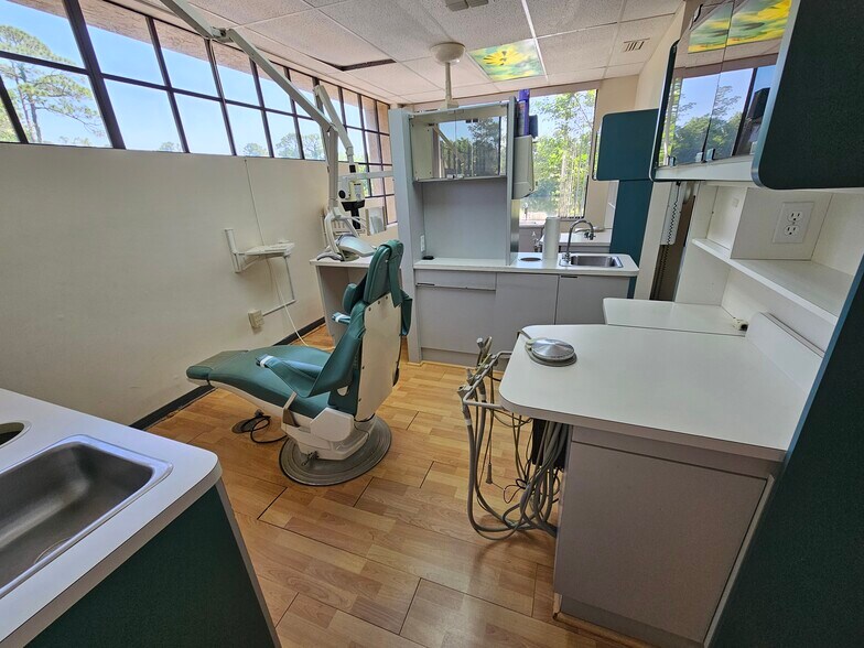 More Photos Of 75 Fox Ridge Ct, Debary Medical For Sale