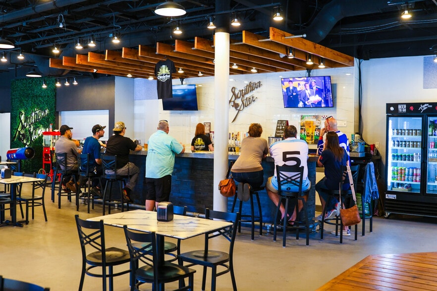 More Photos Of 3525 N Frazier St, Conroe Manufacturing For Sale