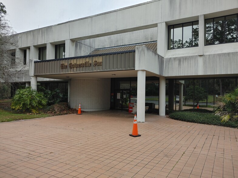 More Photos Of 2700 SW 13th St, Gainesville Office For Lease