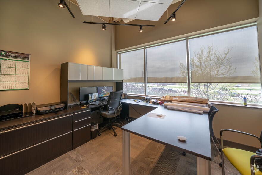 More Photos Of 8665 Hudson Blvd, Lake Elmo Medical For Sale