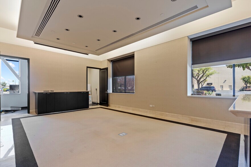 More Photos Of 17622 Armstrong Ave, Irvine Research And Development For Lease