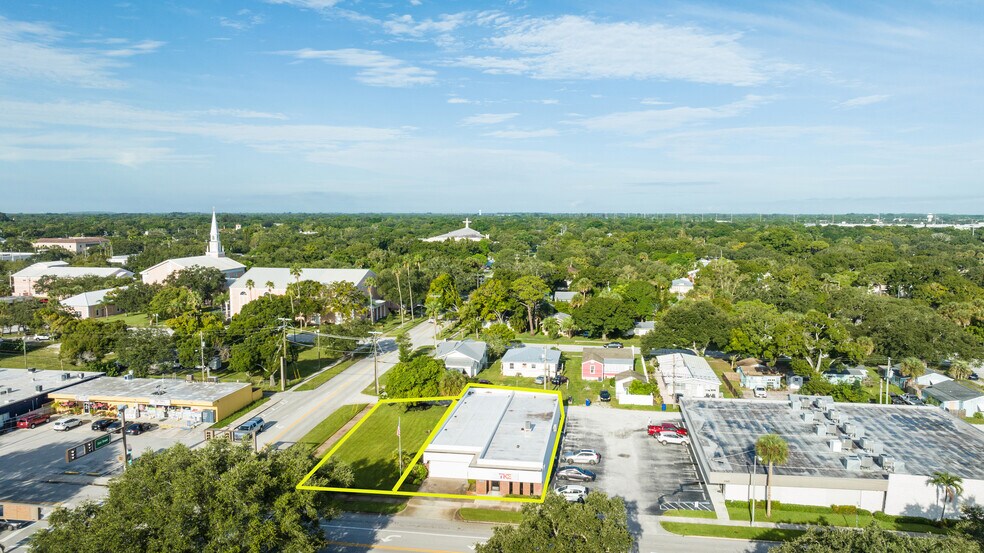 More Photos Of 2315 14th Ave, Vero Beach Medical For Sale