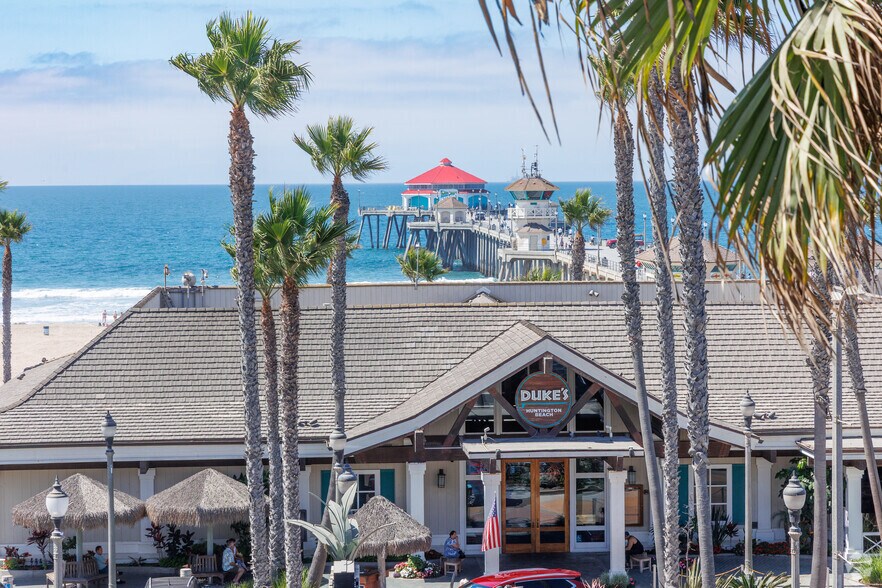 More Photos Of 300 Pacific Coast Hwy, Huntington Beach Office For Lease