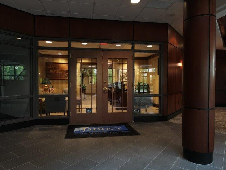 More Photos Of 1390 Ridgeview Dr, Allentown Office For Lease