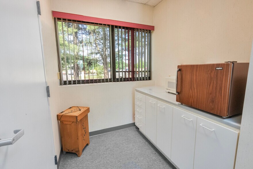 More Photos Of 2 Hartford Dr, Tinton Falls Medical For Sale