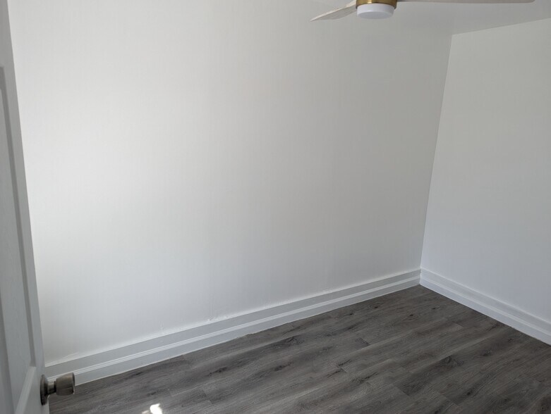 More Photos Of 82 W Broadway, Salem Apartments For Sale