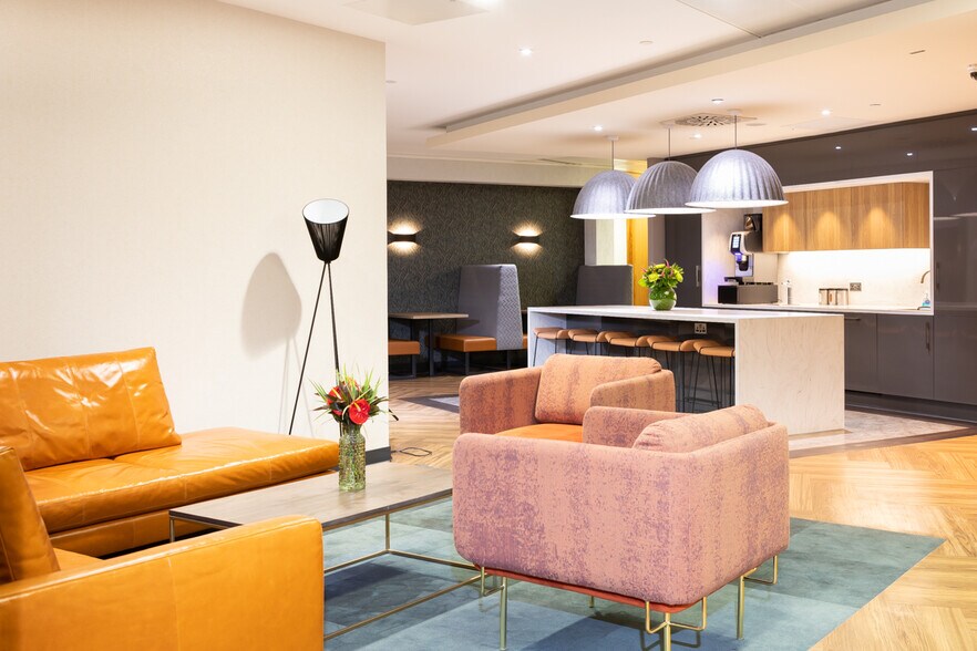 More Photos Of 99 Bishopsgate, London Office For Lease