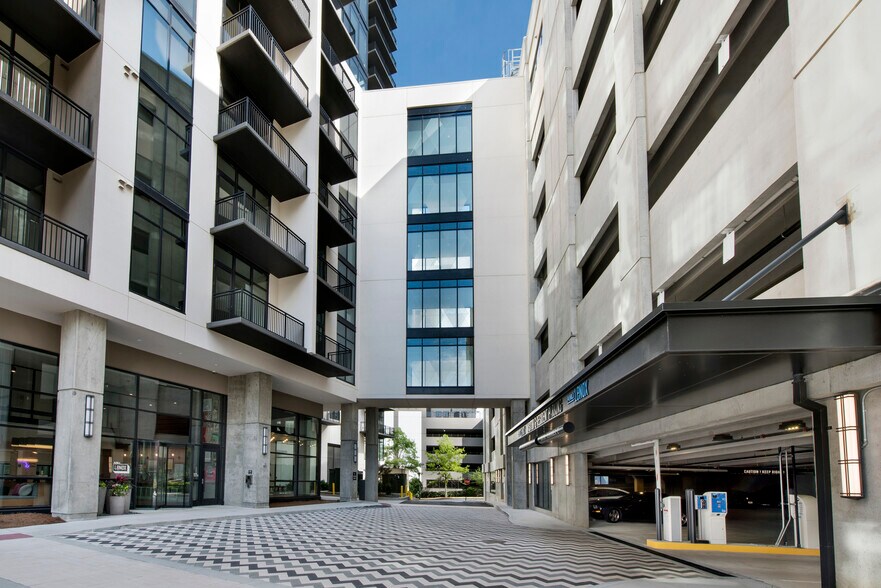 More Photos Of 3478 Lakeside Dr NE, Atlanta Apartments For Lease