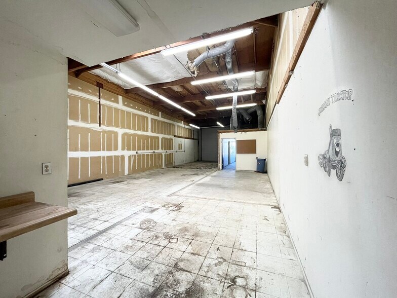 More Photos Of 209 Kenroy Ln, Roseville Warehouse For Sale