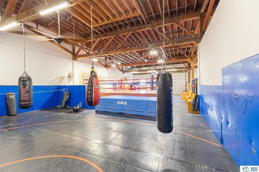 More Photos Of 55 S Sacramento St, Susanville Flex For Sale