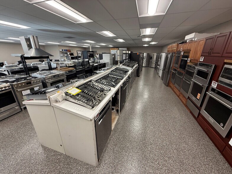 More Photos Of 3815 Redwood Hwy, San Rafael Storefront For Sale