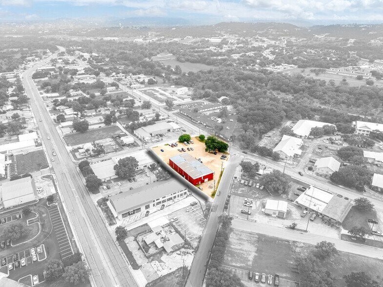 More Photos Of 1100 Water St, Kerrville Warehouse For Sale