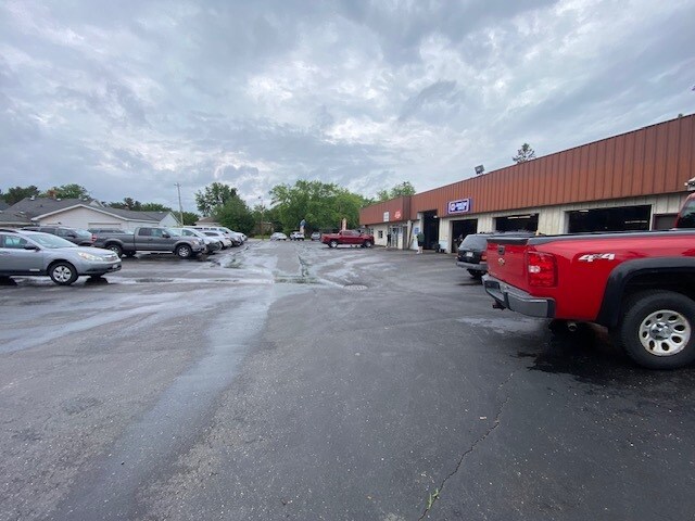 More Photos Of 2849 Church St, Stevens Point Auto Repair For Lease