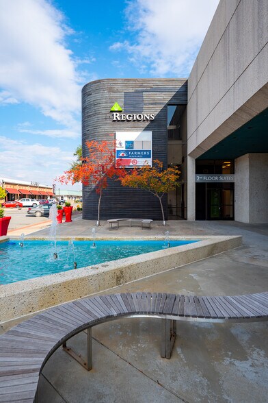 More Photos Of 1023 Main St, Conway Bank For Lease