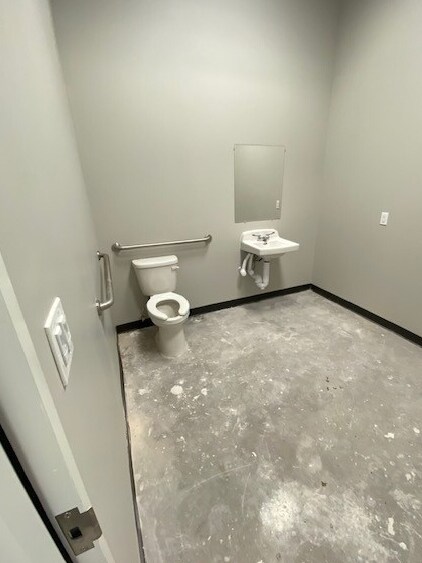 More Photos Of 315 N Sam Houston Pky E, Houston Freestanding For Sale