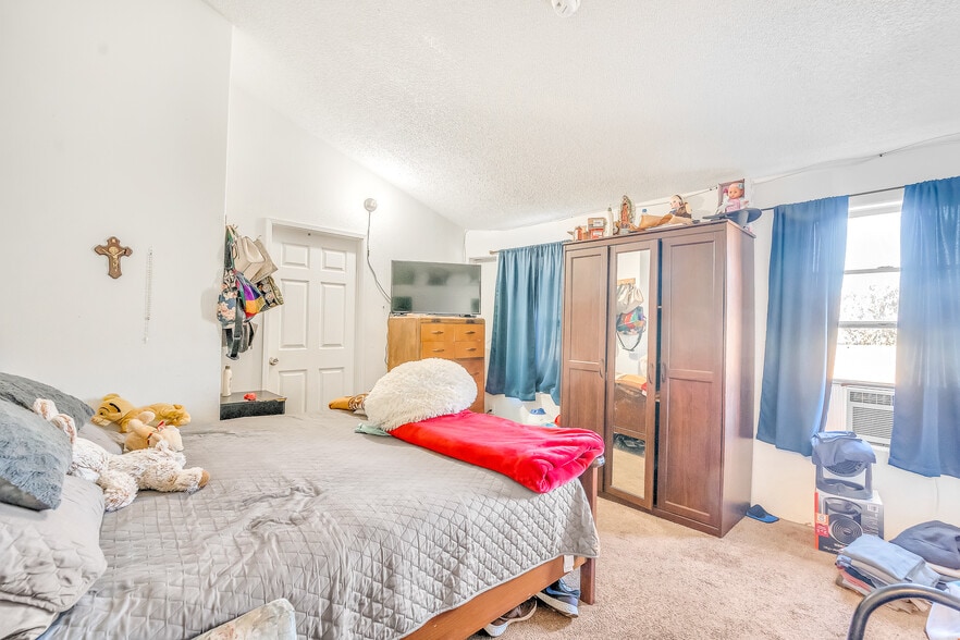 More Photos Of 737 Stockton Ave, San Jose Industrial For Sale