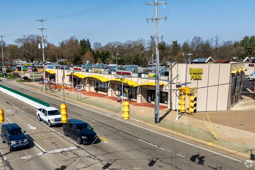 More Photos Of 2618-2727 W Michigan Ave, Kalamazoo General Retail For Sale