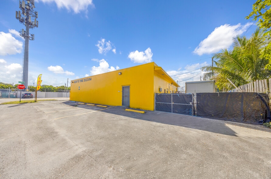 More Photos Of 11300 SW 208th Dr, Miami Service For Sale