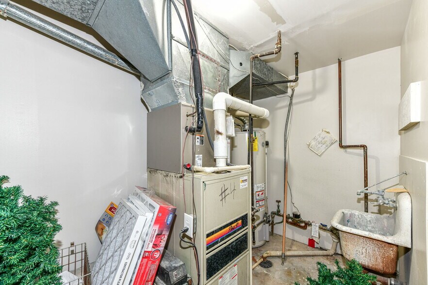 More Photos Of 1640 N Ritter Ave, Indianapolis Medical For Lease