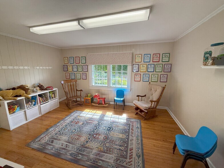 More Photos Of 438 W Race St, Kingston Religious Facility For Sale