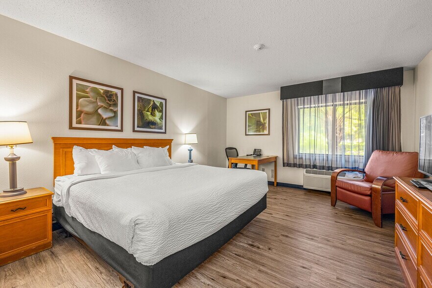 More Photos Of 602 S Falkenburg Rd, Tampa Hotel For Sale