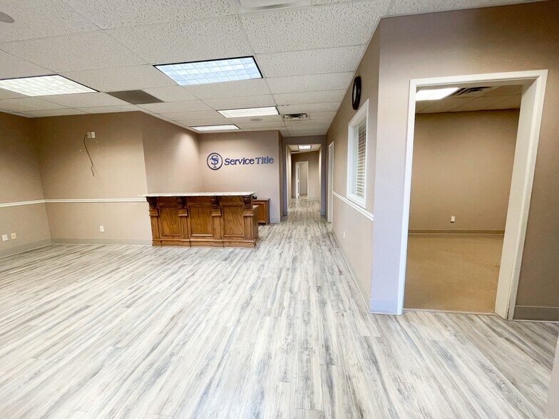 More Photos Of 4101-4103 84th St, Lubbock Office For Lease