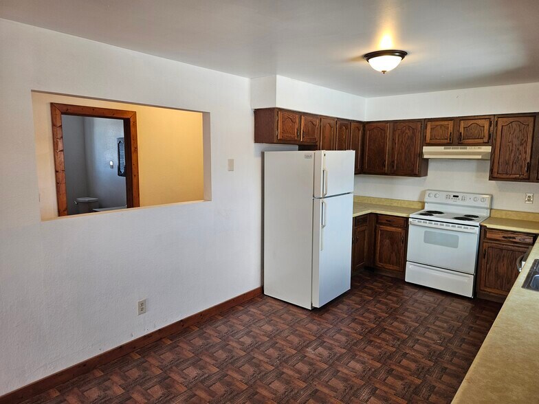 More Photos Of 624 Central Ave, Florence Storefront Retail Residential For Sale