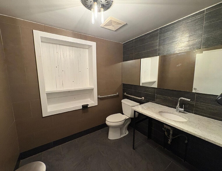 More Photos Of 60-62 2nd Ave, New York Apartments For Lease