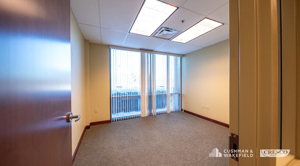 More Photos Of 5655 Hudson Dr, Hudson Medical For Lease