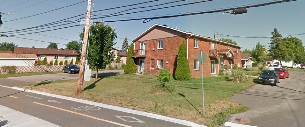 More Photos Of 100 Av 58E, Saint-eustache Apartments For Sale