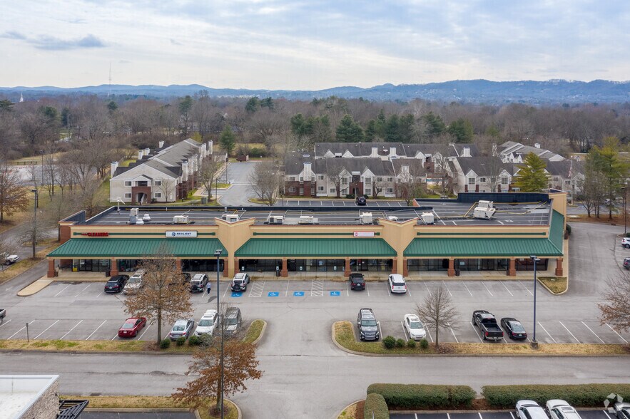 More Photos Of 204 Ward Cir, Brentwood Storefront Retail Office For Lease