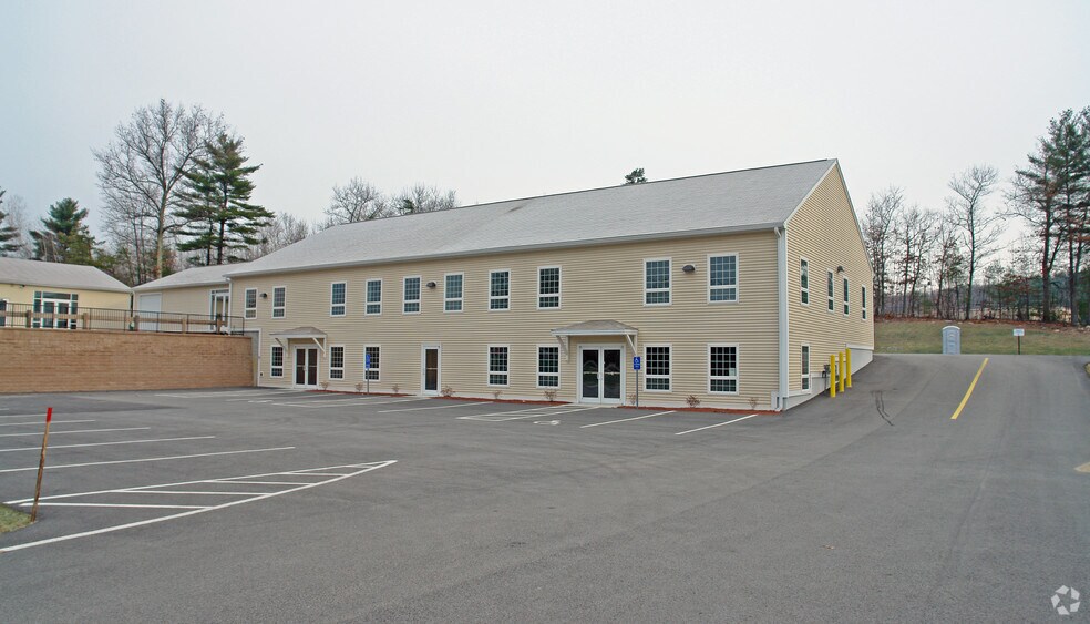 More Photos Of 45 Londonderry Tpke, Hooksett Office For Lease