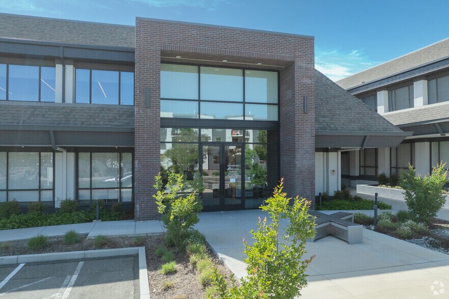 More Photos Of 2135 Butano Dr, Sacramento Office For Lease