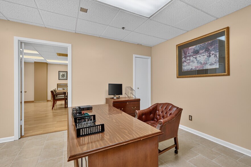 More Photos Of 3713 S George Mason Dr, Falls Church Apartments For Sale
