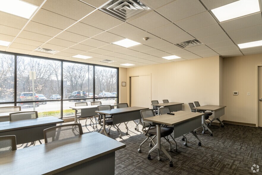 More Photos Of 1055 Parsippany Blvd, Parsippany Office For Lease