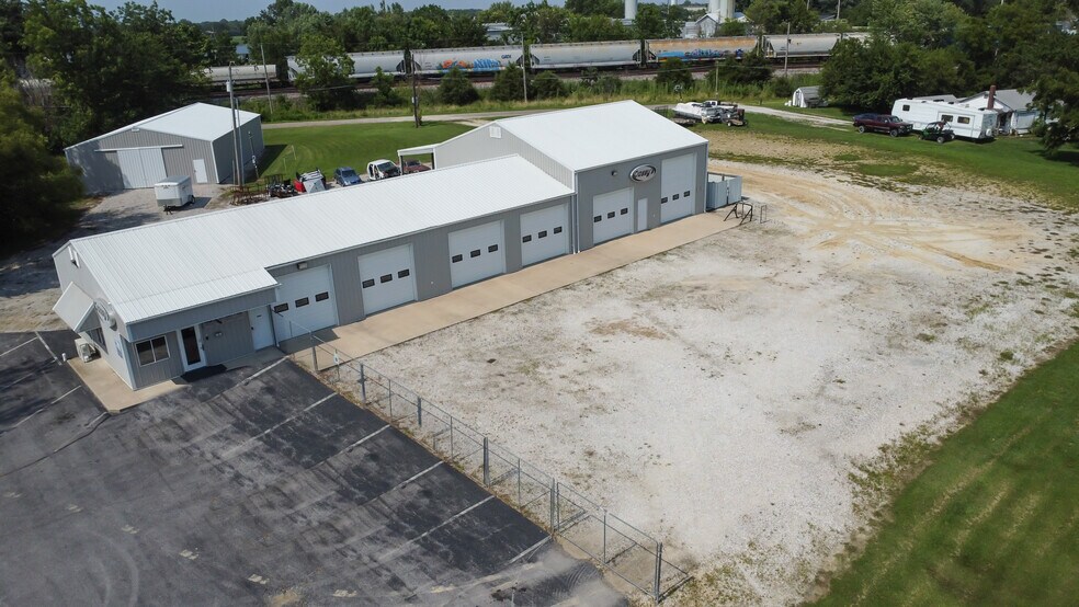 More Photos Of 959 Highway 24, Moberly General Retail For Sale