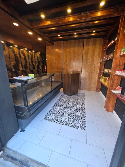 More Photos Of 51 Van Brunt St, Brooklyn Warehouse For Lease