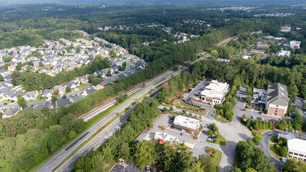 More Photos Of 2021 Commerce Dr N, Peachtree City General Retail For Sale