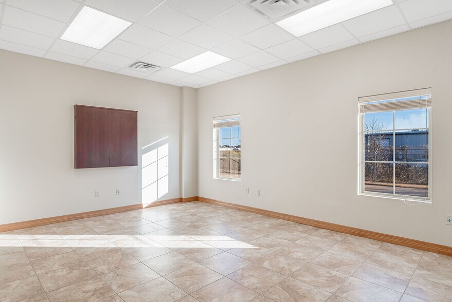 More Photos Of 2753 SH 322 Hwy, Longview Office Residential For Lease