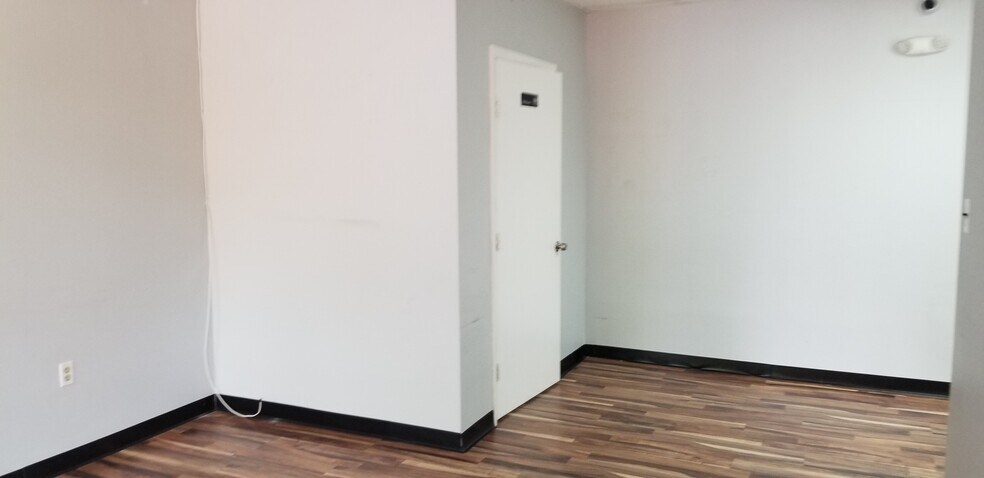 More Photos Of 9244 E Hampton Dr, Capitol Heights General Retail For Lease