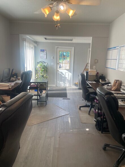 More Photos Of 1112 Middle River Rd, Middle River Industrial For Lease