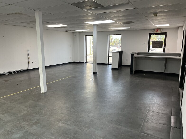 More Photos Of 411 N 14th St, Leesburg Warehouse For Lease