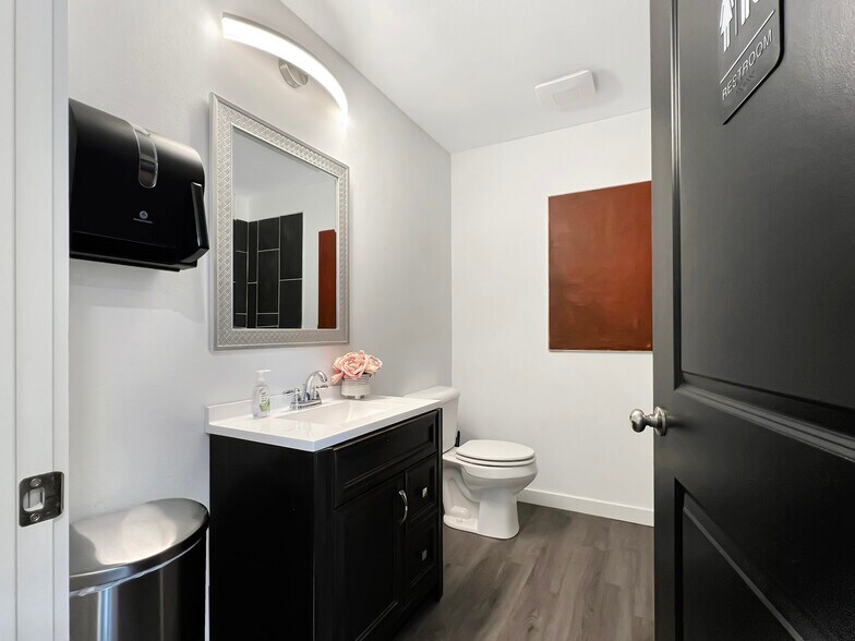 More Photos Of 3061 Wagon Wheel Rd, Springdale Medical For Sale