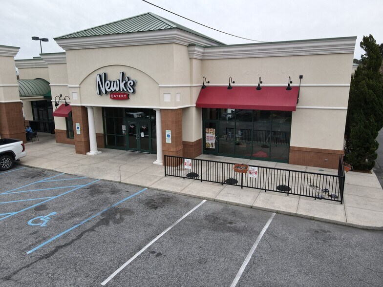 Primary Photo Of 516 Greenville Blvd SE, Greenville General Retail For Lease