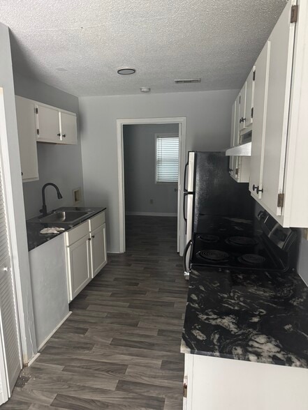 More Photos Of 407 Maides Ave, Wilmington Apartments For Sale