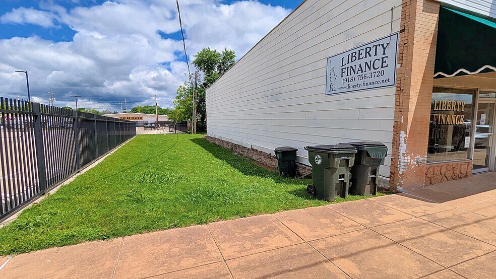 More Photos Of 215 E 6th St, Okmulgee Storefront Retail Office For Sale